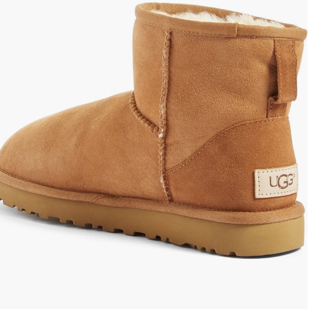 Classic mini Uggs